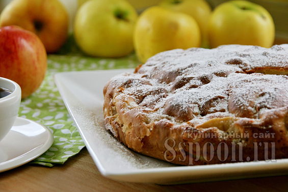 Шарлотка на кефире с яблоками: рецепт с фото