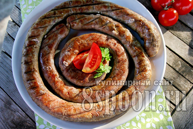: Домашняя колбаса из свинины в кишках