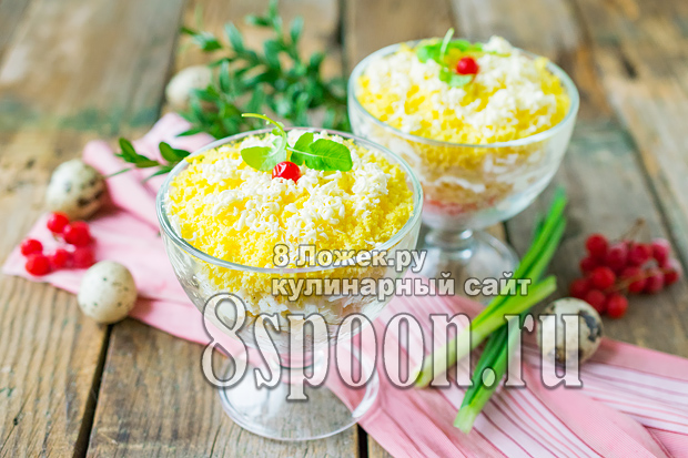 Салат с крабовыми палочками и сыром  фото