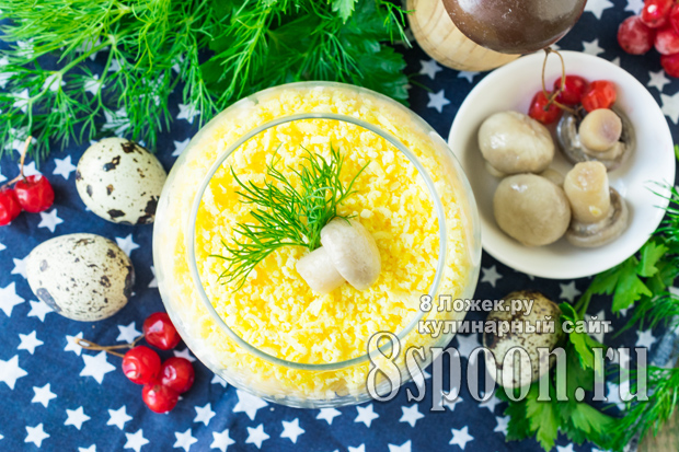 Салат с курицей и грибами и сыром "Застольный" фото